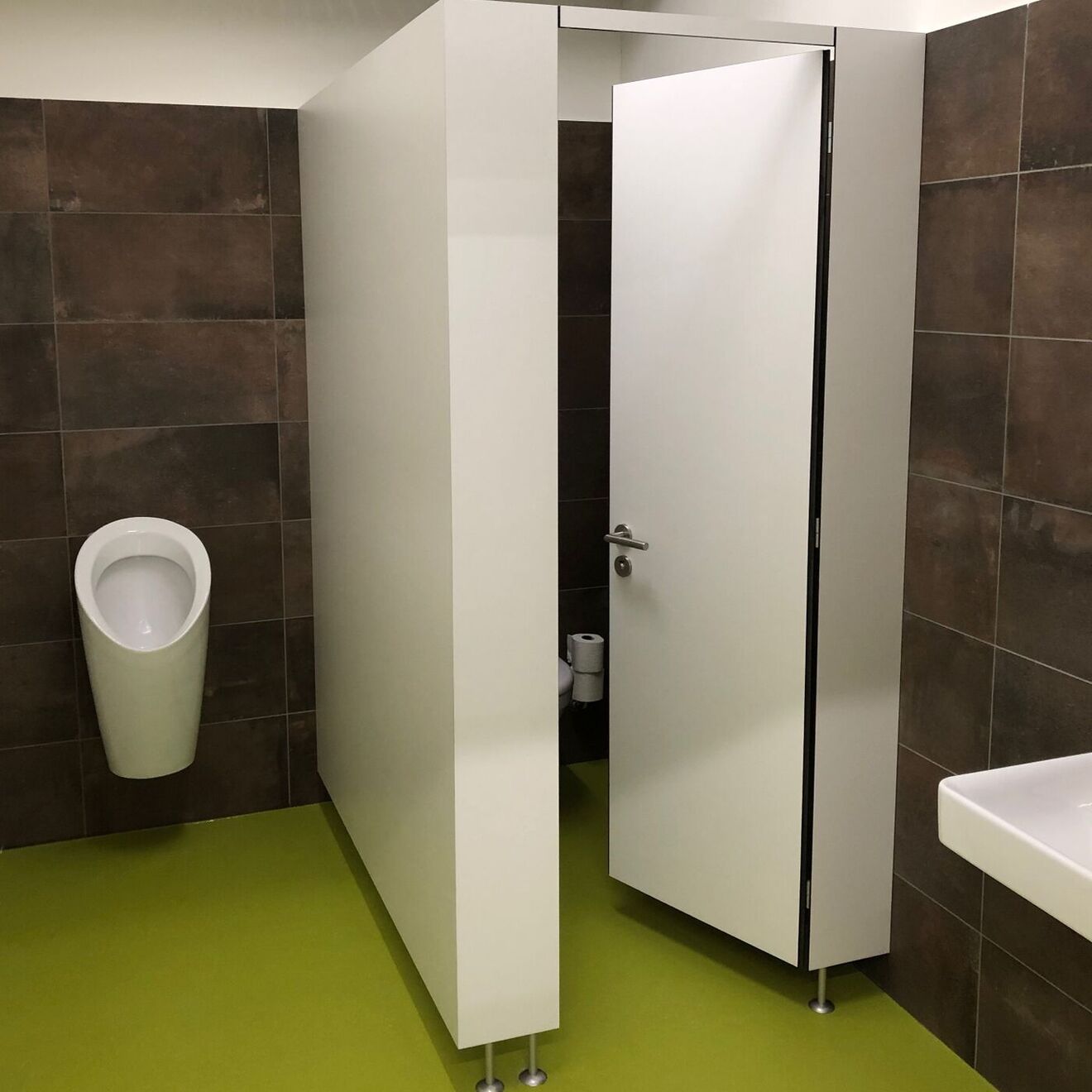 WC Trennwand mit WC Türe